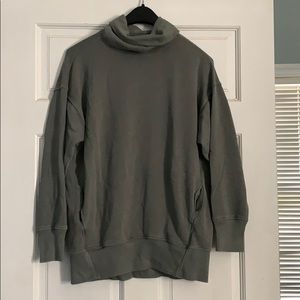 Aerie turtleneck sweatshirt